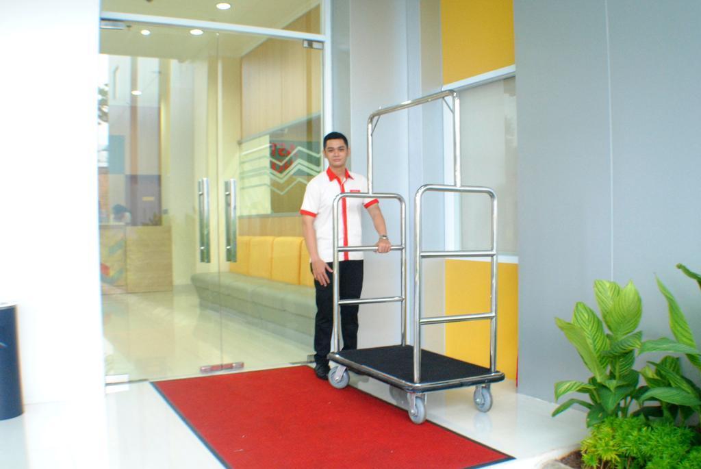 Astera Hotel Bintaro Serpong Exterior foto